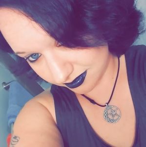 Meet your Posher, Alexia